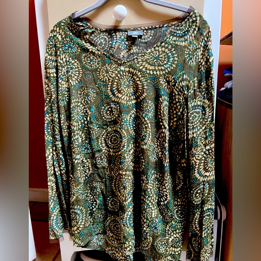 Patterned top